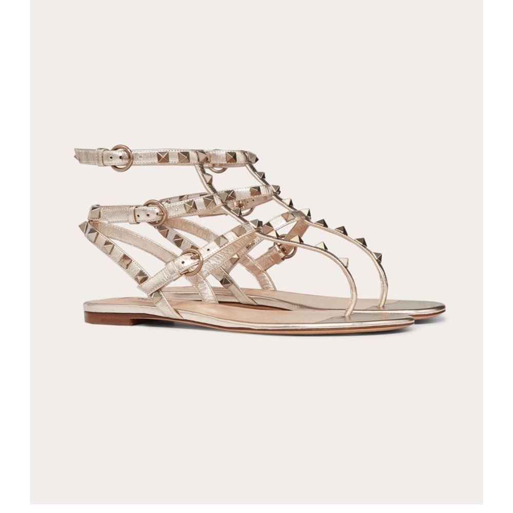 Valentino Garavani Rockstud Thong Gladiator Gold Leather Sandals 37 Flat Shoes